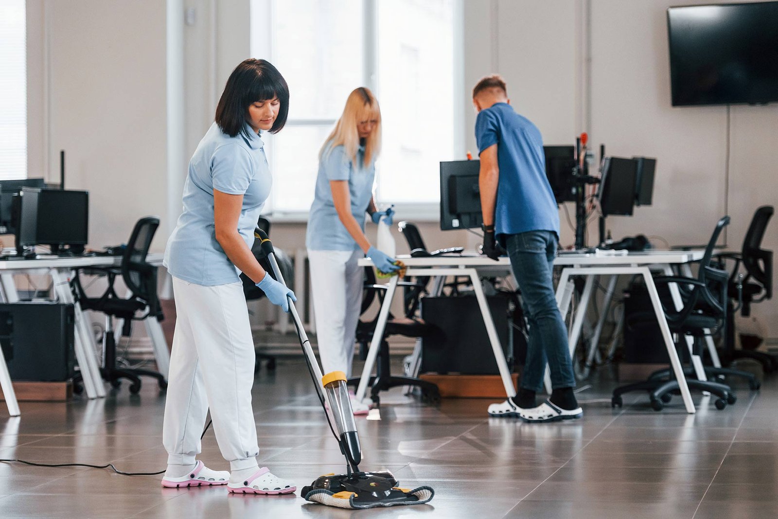 How Offices Benefit from Professional Cleaning