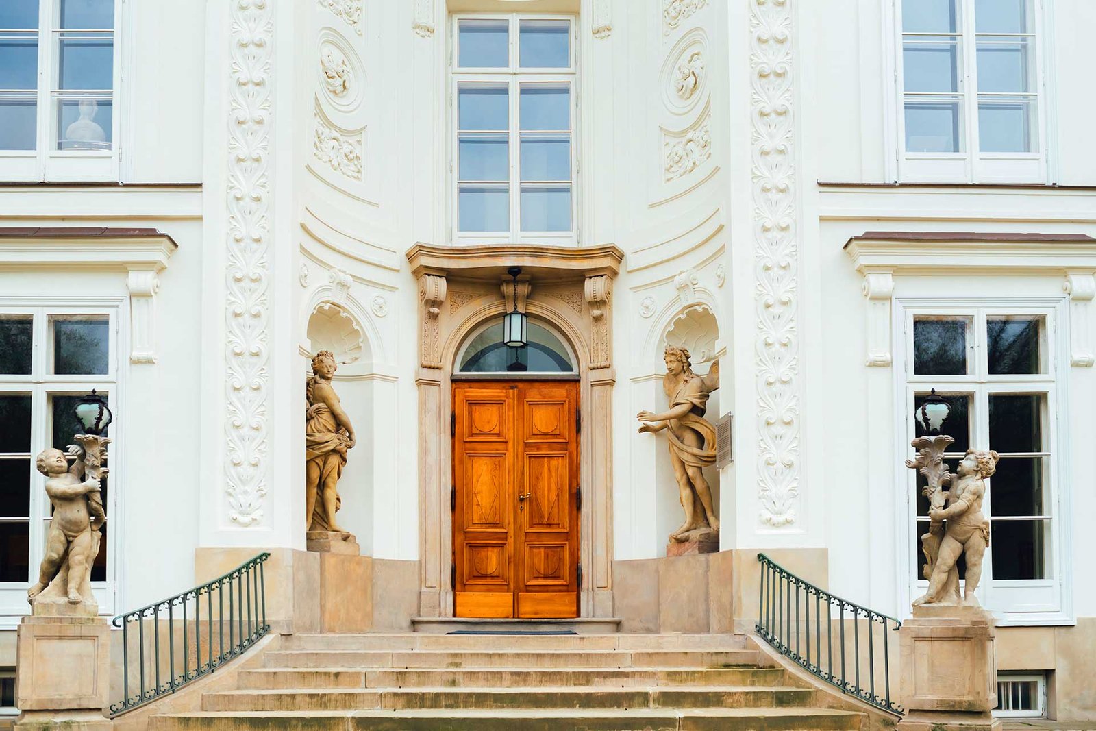What To Know Before Buying Luxury Property
