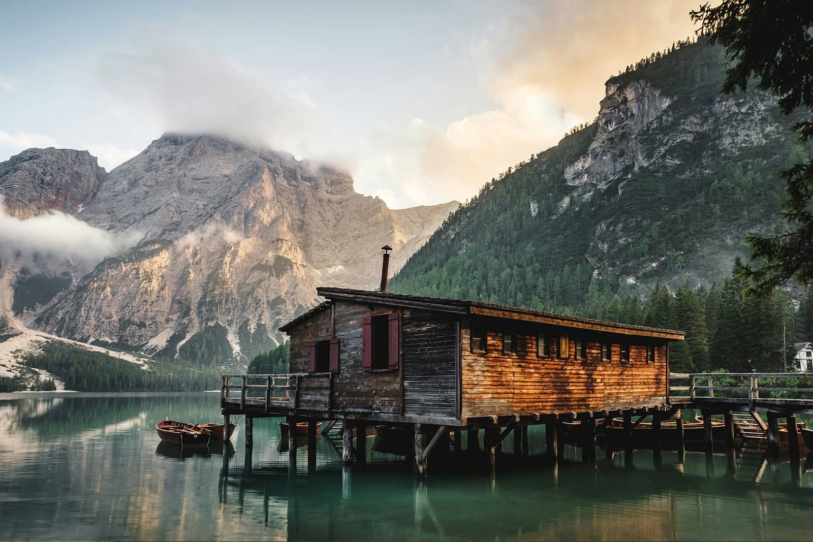 10 Enchanting Nature Cottages for Your Next Getaway