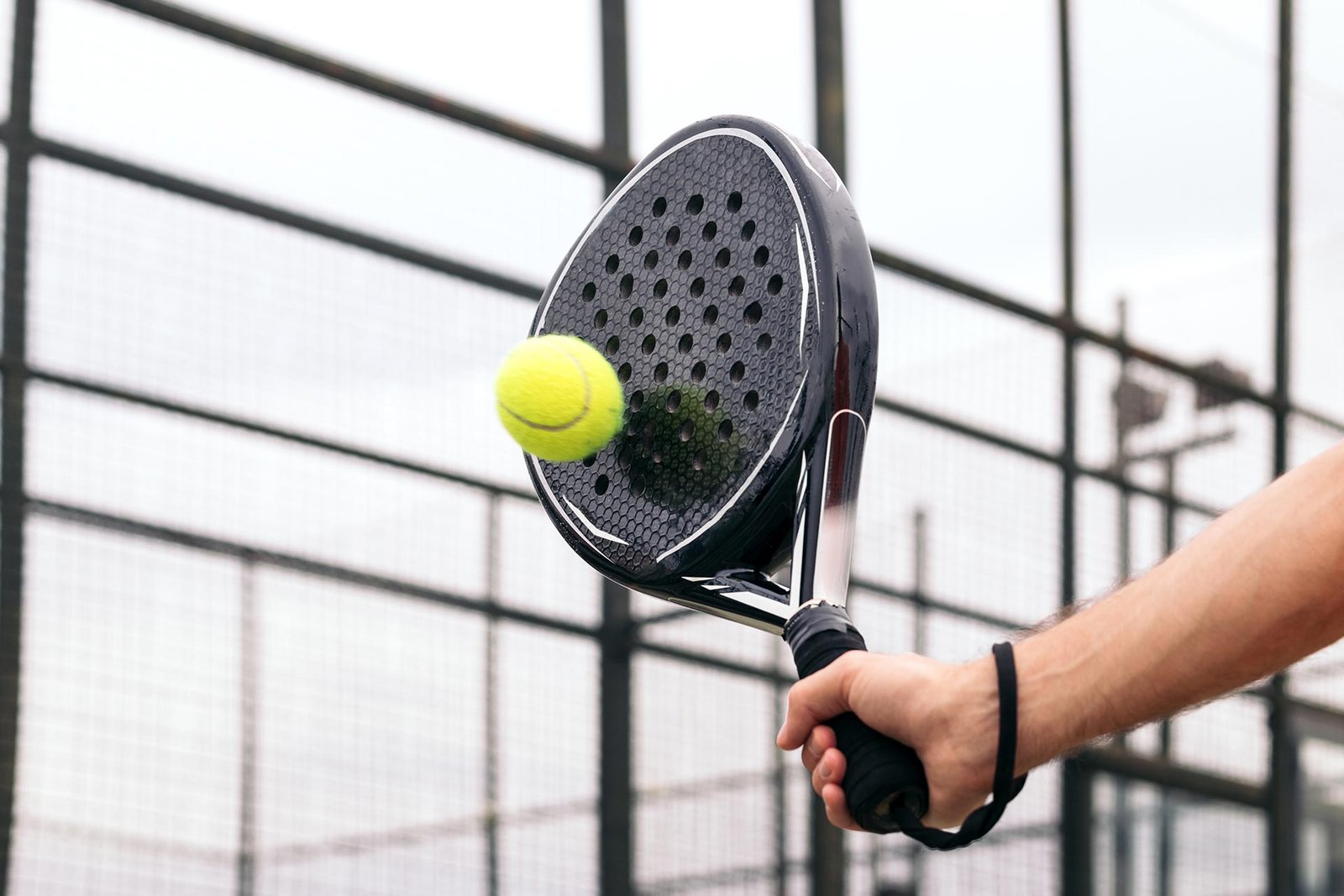 Beginner Guide To Playing Padel Like Professionals